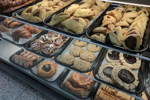 Lotties Bakery photo 1